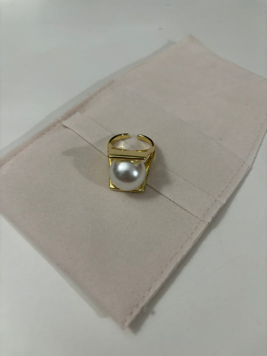 Big Pearl Ring