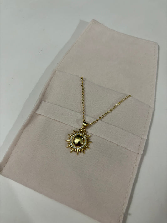 Solía Necklace